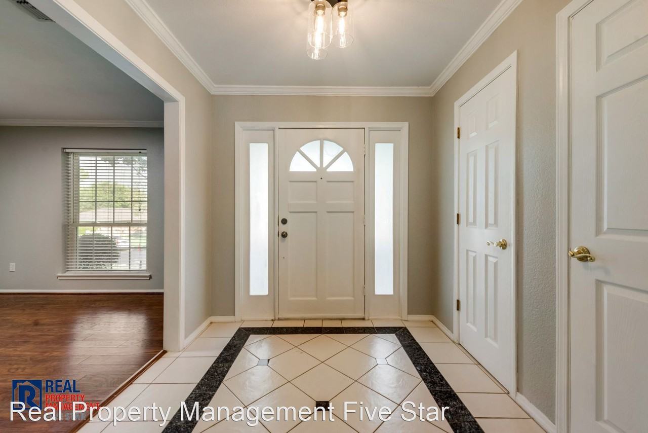 1110 Wilshire Dr - Photo 3 of 27