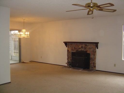 1221 Bunker Hill Dr - Photo 2 of 2