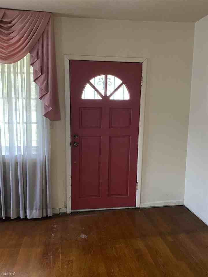 322 11th Ct W - Photo 3 of 6