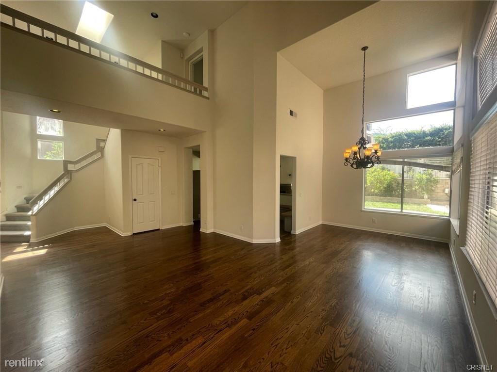 259 Saint Croix Ct - Photo 2 of 12