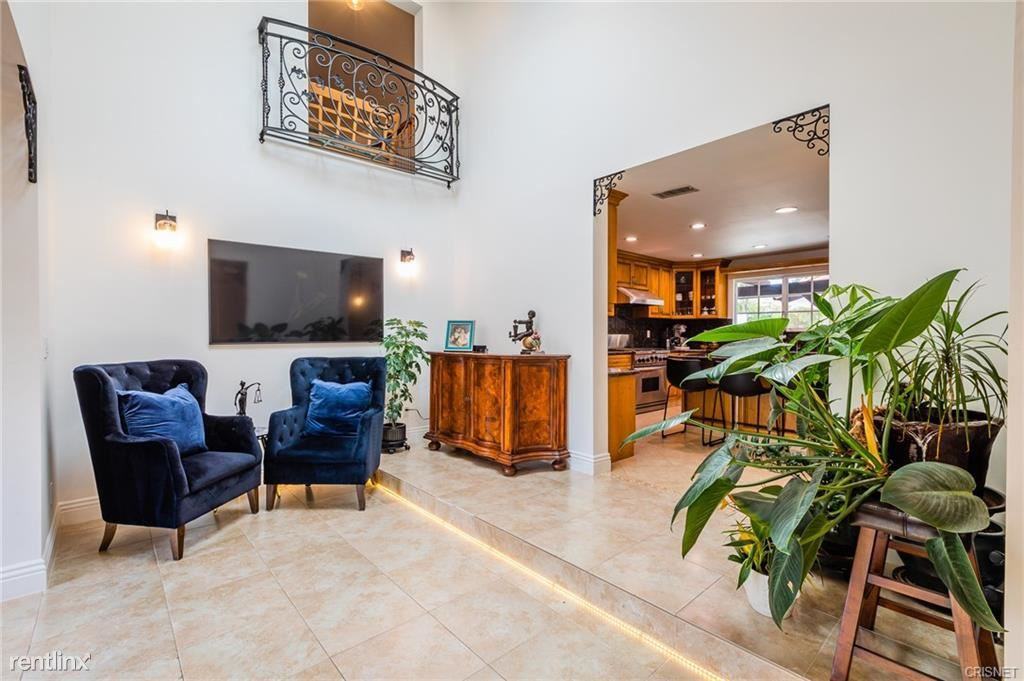 5519 Lewis Ln - Photo 3 of 10