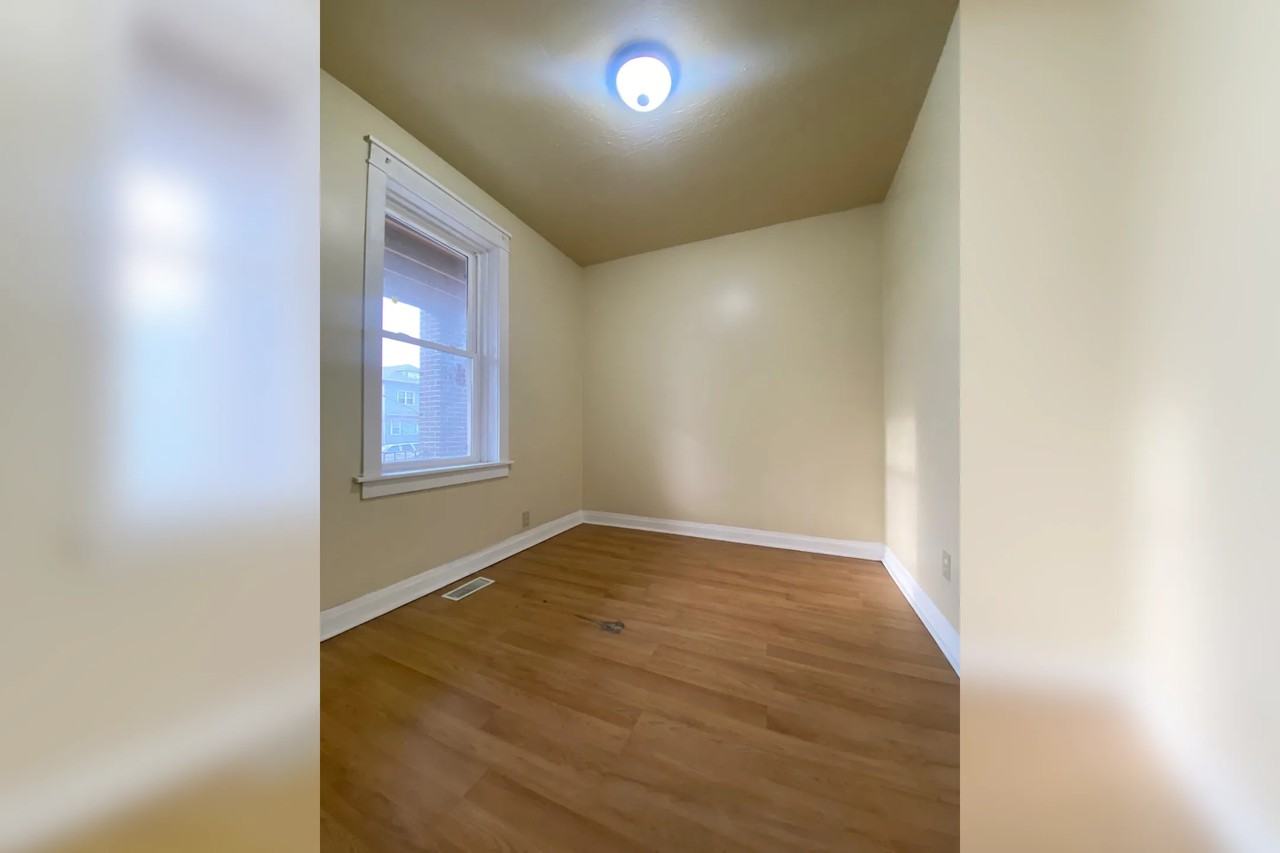 3725 Elm St - Photo 3 of 10