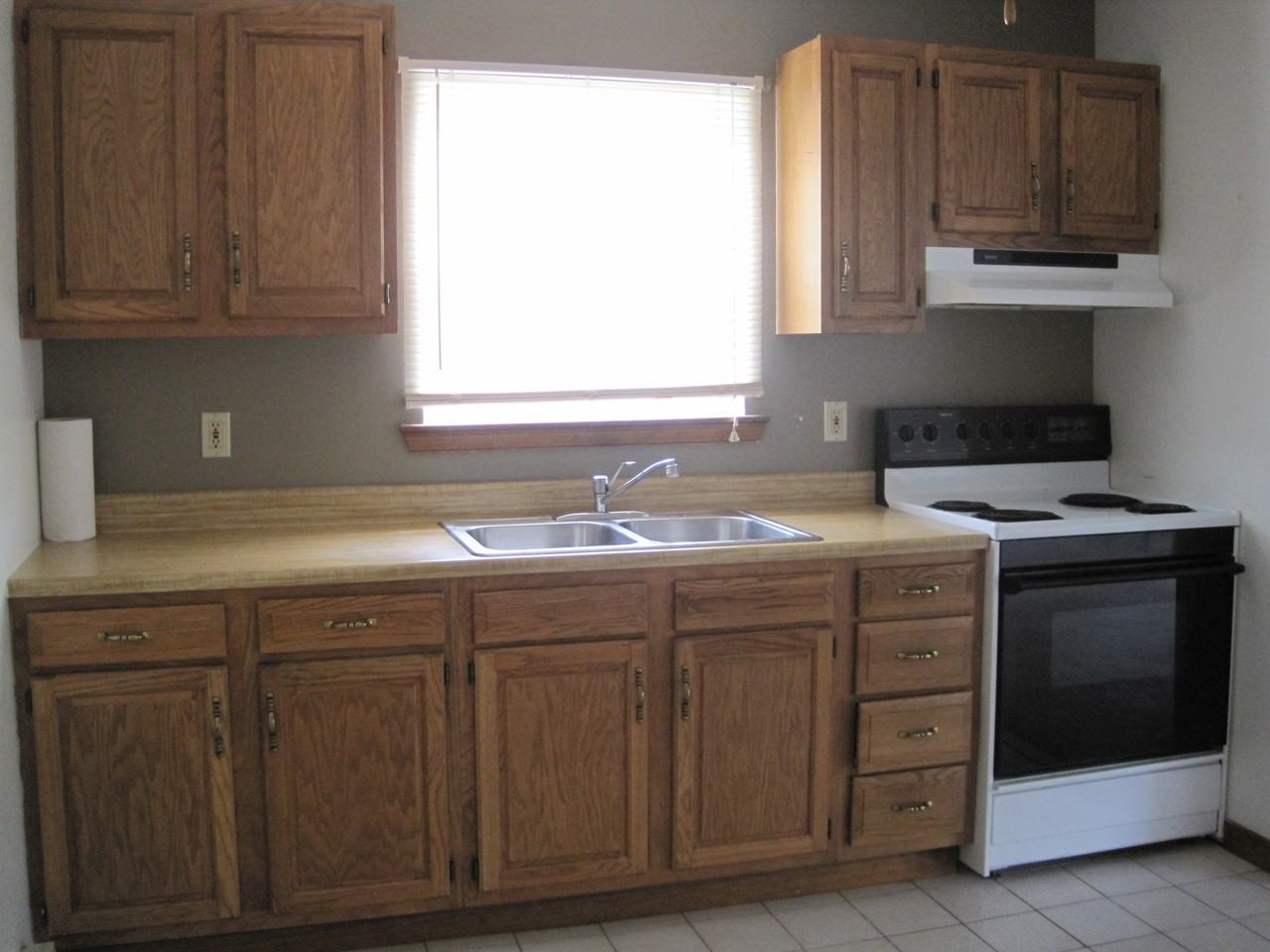 138 N Broadway - Photo 2 of 6