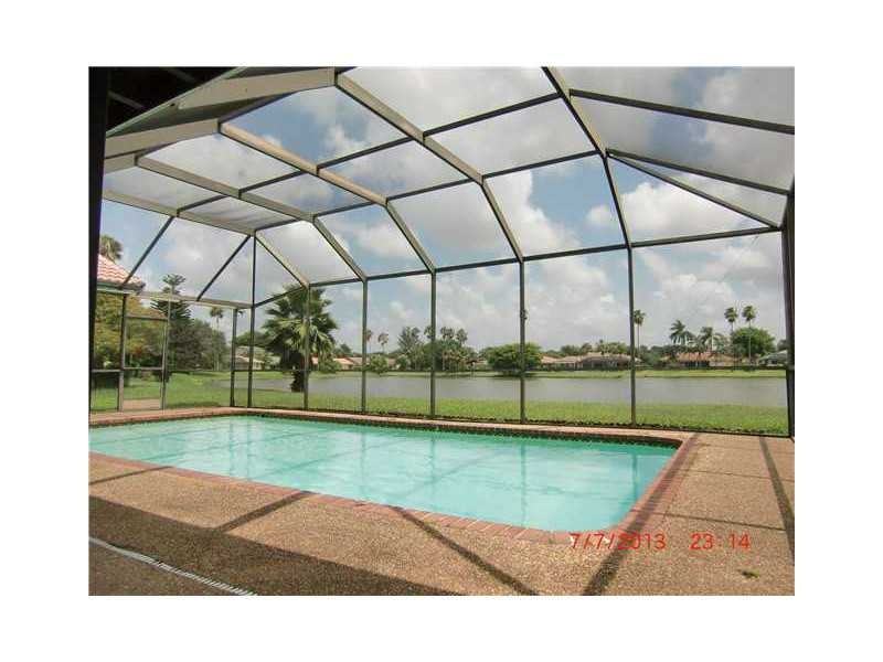 10213 SW 1st Ct - Photo 2 of 11