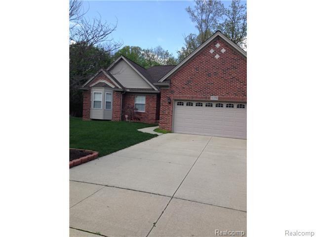 31350 Glen View Ln - Photo 2 of 20