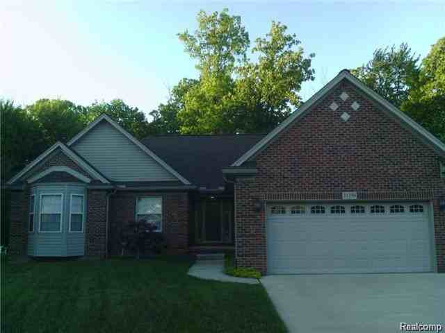 31350 Glen View Ln - Photo 3 of 20