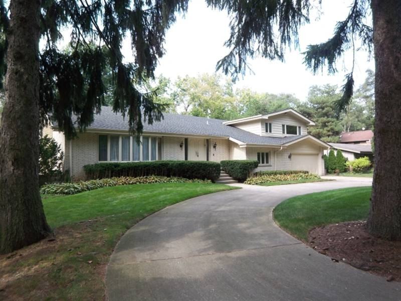 93 Lincolnshire Dr - Photo 2 of 54