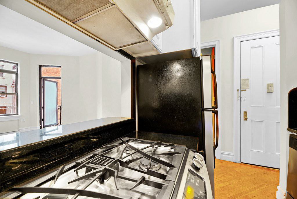 W 54th St #4B - Photo 2 of 7