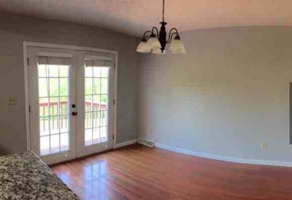 714 S Cherokee St - Photo 6 of 11