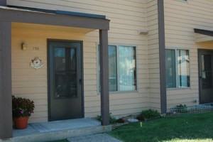 Elk Rdige Manor - Photo 2 of 6