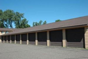 Elk Rdige Manor - Photo 3 of 6