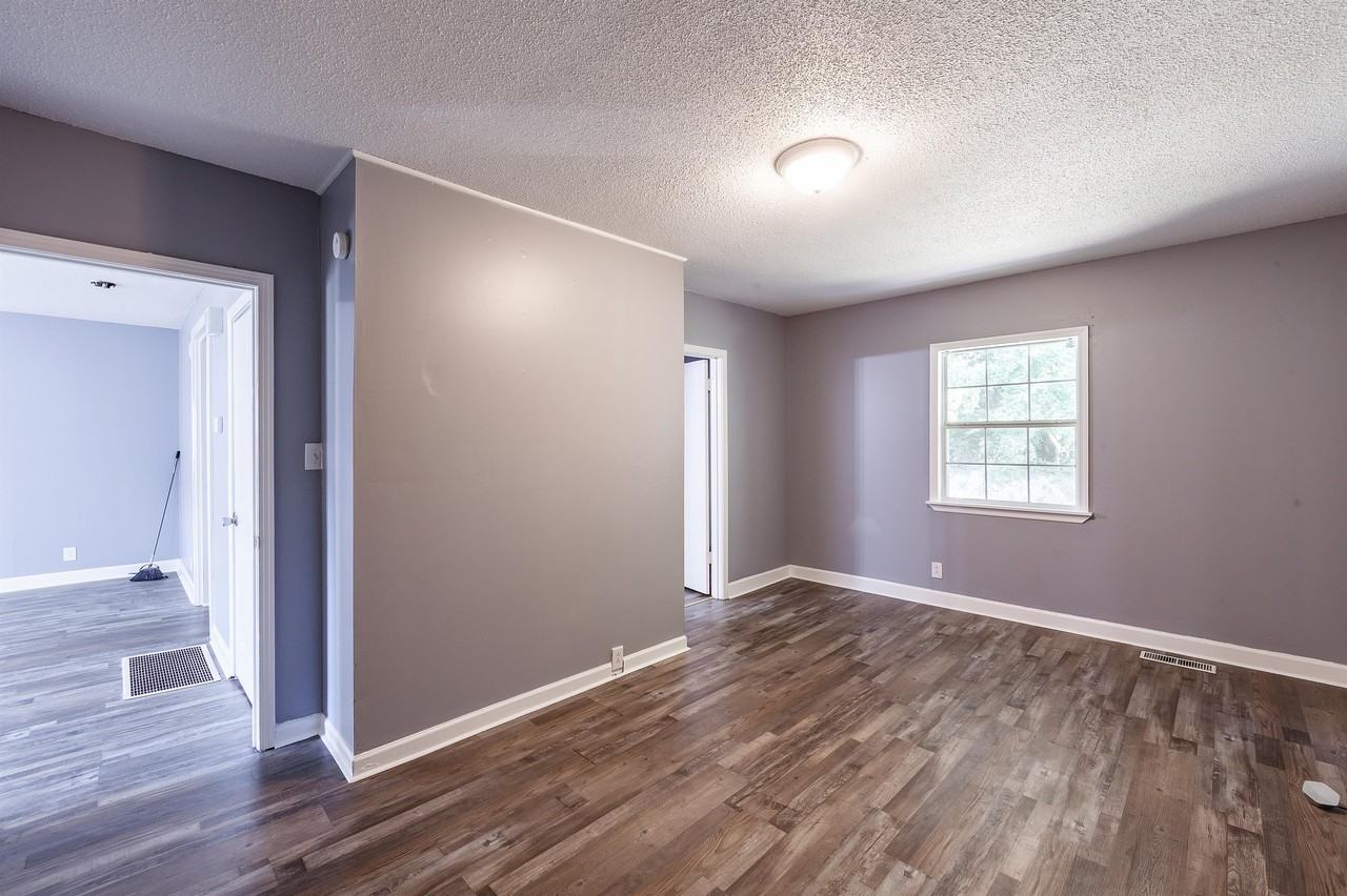 30 Carolane Dr #R - Photo 6 of 11