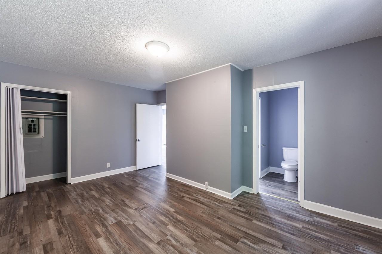 30 Carolane Dr #R - Photo 7 of 11