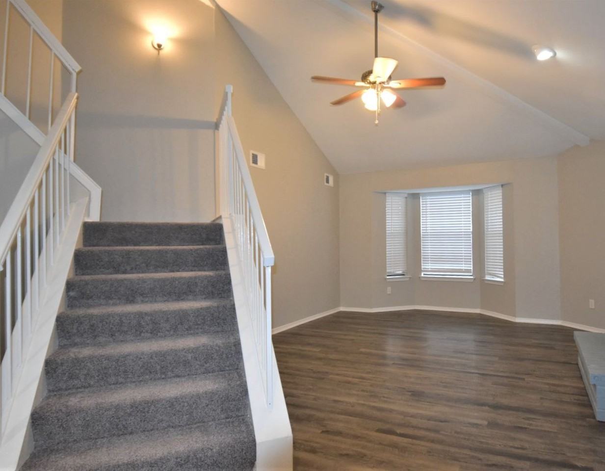 4320 Hemingway Dr - Photo 3 of 22