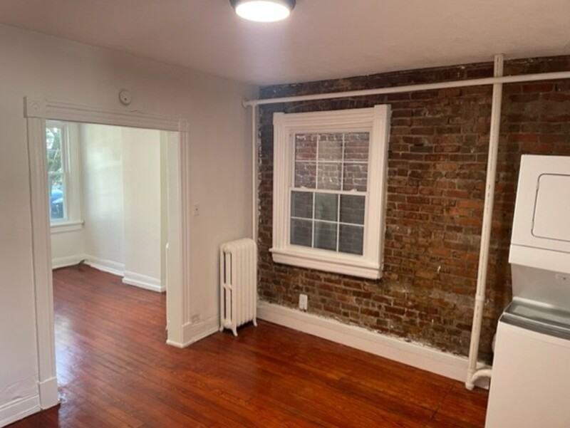 3027 3027 Ellwood Avenue-B - B - Photo 3 of 9