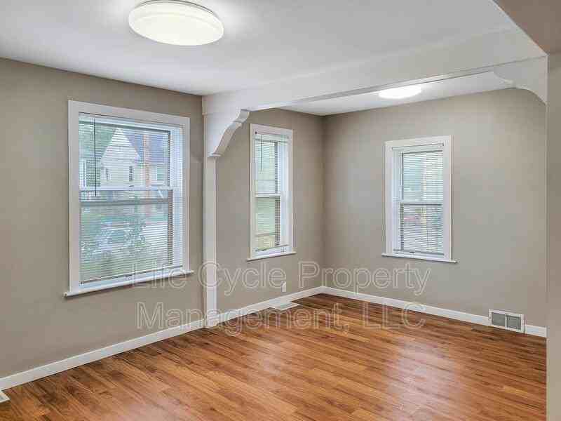 631 Martin Luther King Jr St Se - Photo 6 of 12