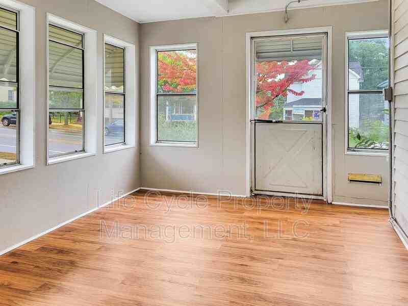 631 Martin Luther King Jr St Se - Photo 7 of 12