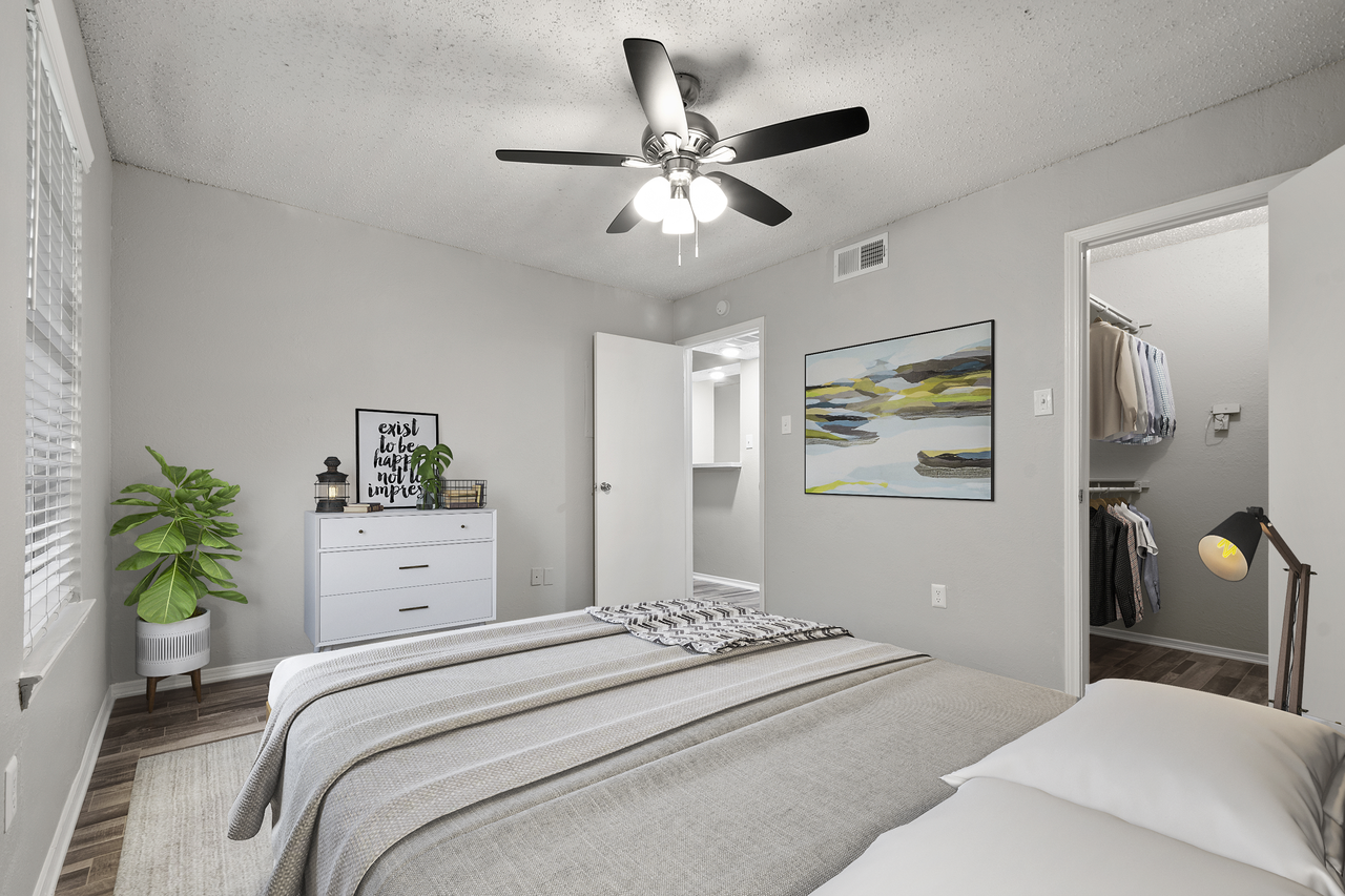 Point Loma Woods - Photo 5 of 7