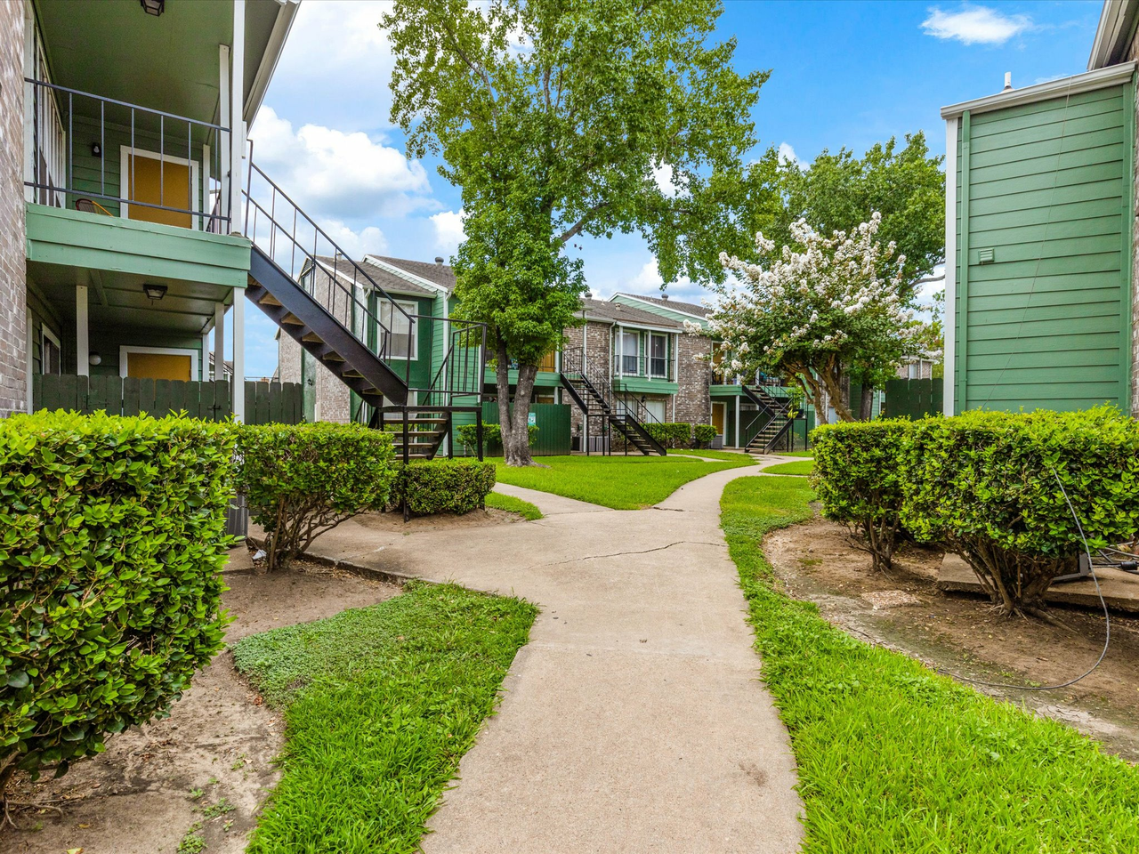 Z - Summit 7700 - Photo 3 of 13