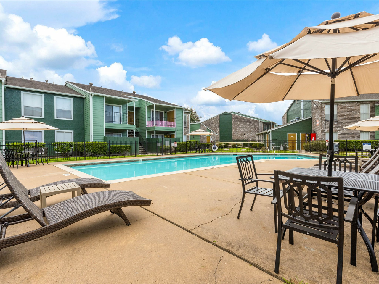 Z - Summit 7700 - Photo 7 of 13