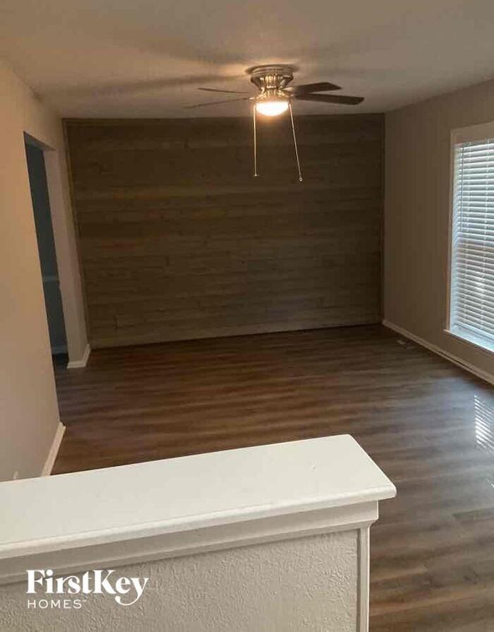 2016 E Cherokee Ln - Photo 2 of 12