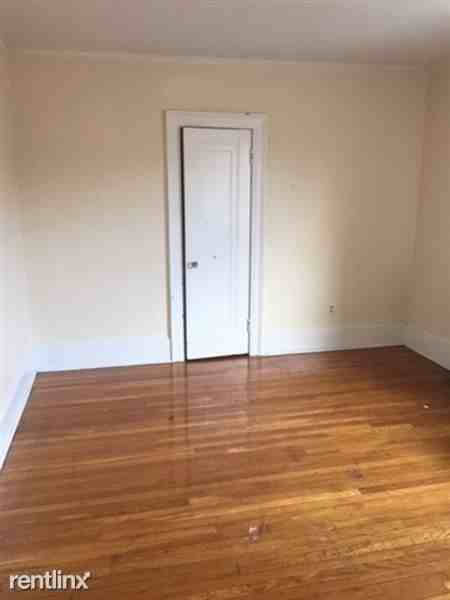 117 Pendleton St - Photo 2 of 4