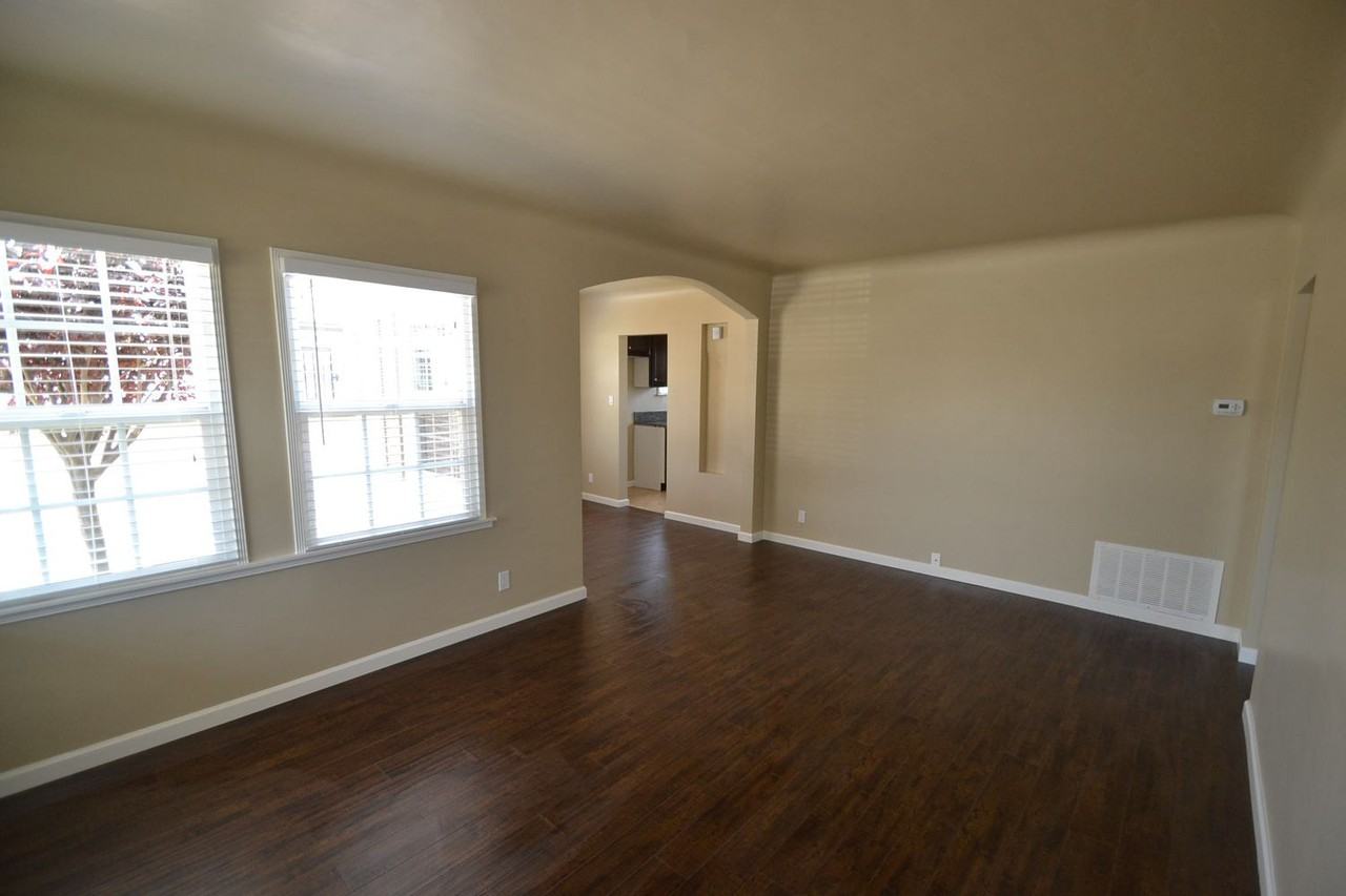 748 Douglas Ave - Photo 2 of 8