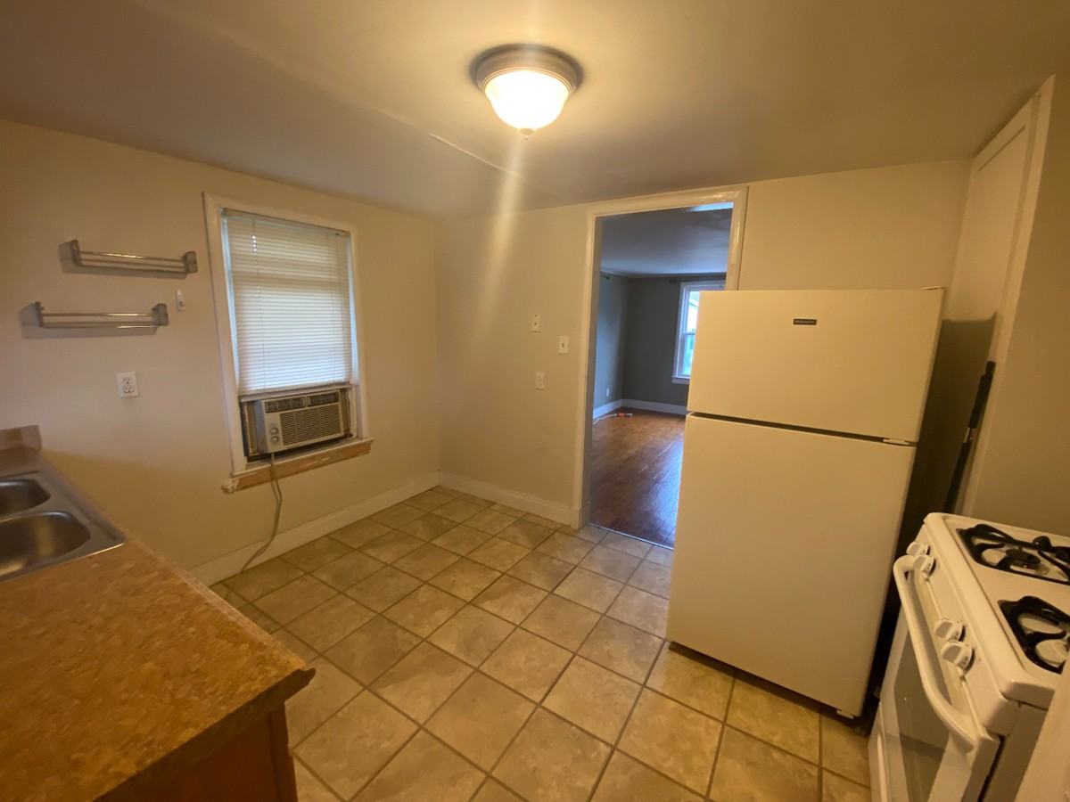 1418 S Delaware Ave #1 - Photo 4 of 11