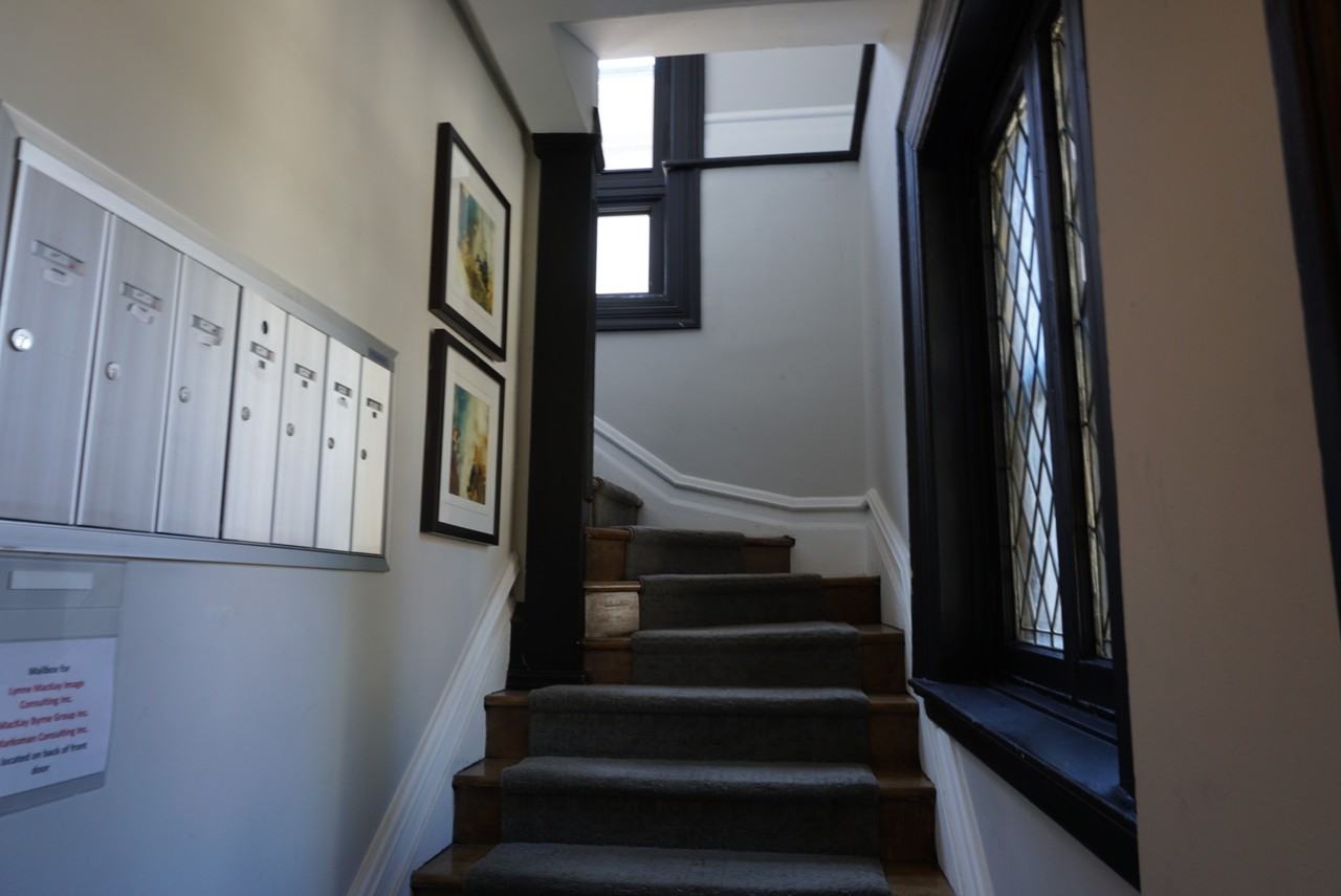 328 Frank St. - Photo 2 of 6