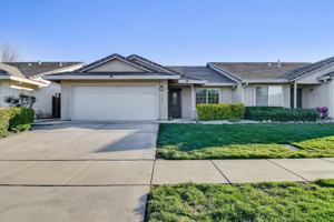 featured image of 1052 Courtyard Dr #1