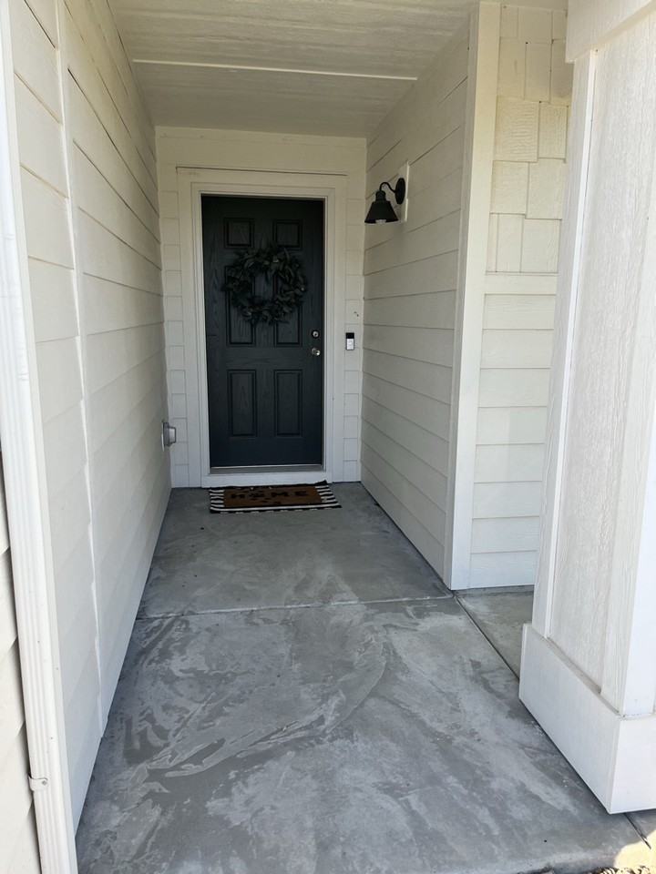 860 Sw Lago St #1 - Photo 3 of 18