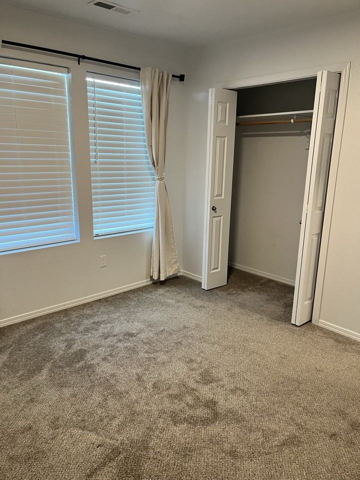 860 Sw Lago St #1 - Photo 5 of 18