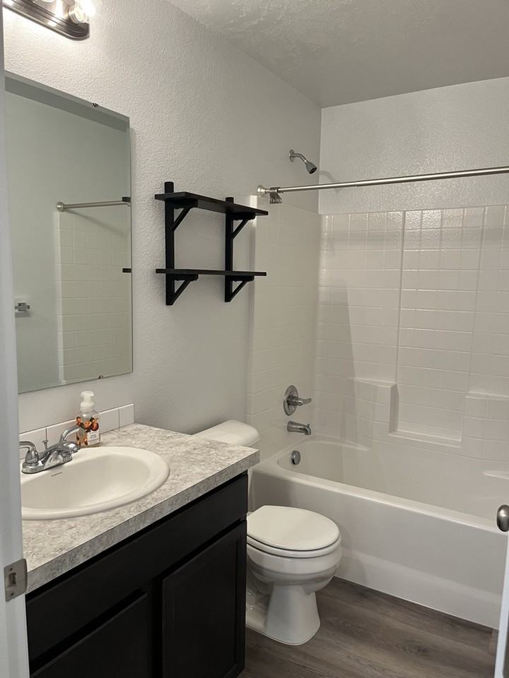 860 Sw Lago St #1 - Photo 6 of 18