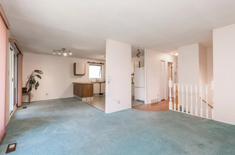 101 Mohawk Road West - Photo 2 of 17