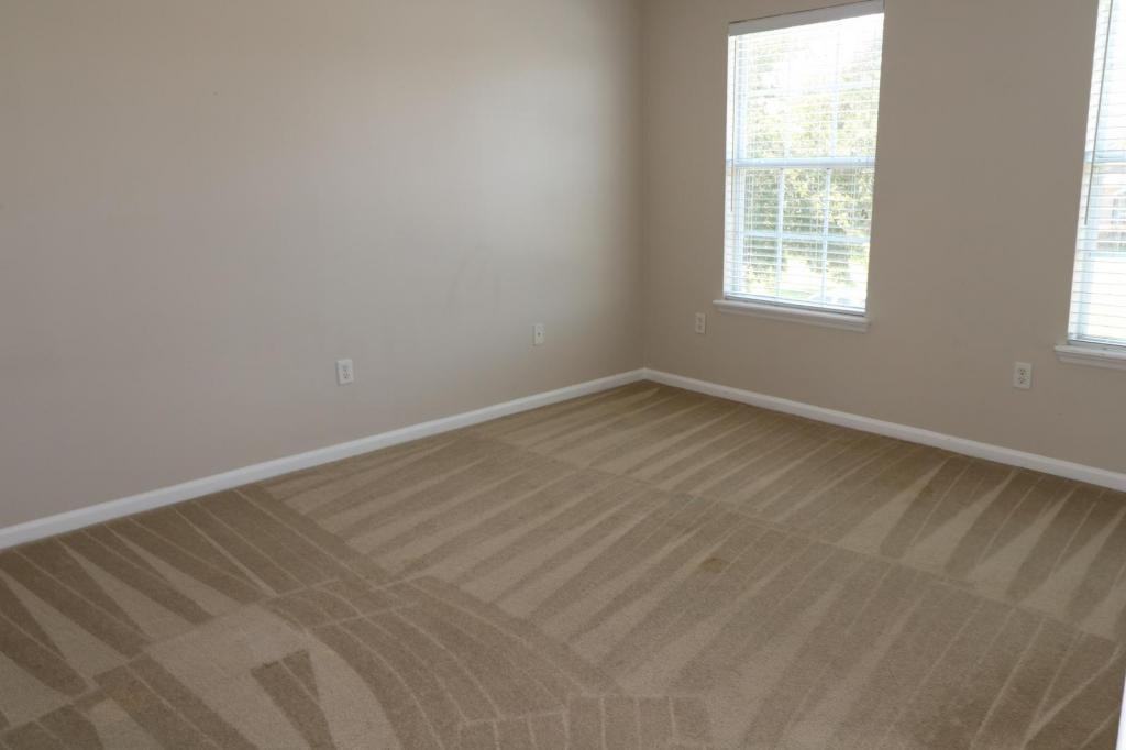 584 Crystal Way - Photo 7 of 14