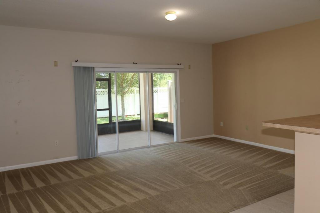 584 Crystal Way - Photo 5 of 14