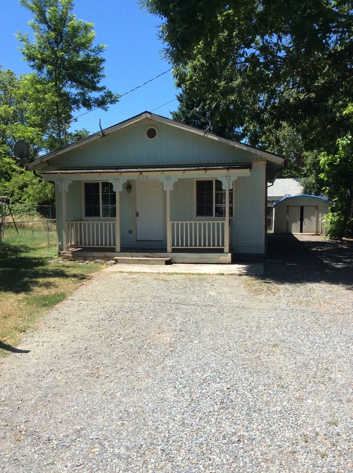 208 Marilee Row, Grants Pass, OR 97527 2 Bedroom Apartment for Rent