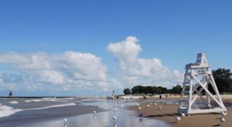 5746 N Sheridan Rd - Photo 1 of 1