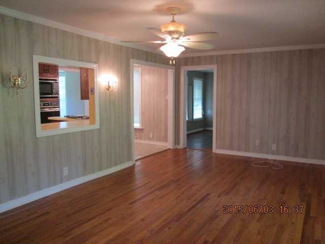 1821 Glenwick Dr - Photo 2 of 18