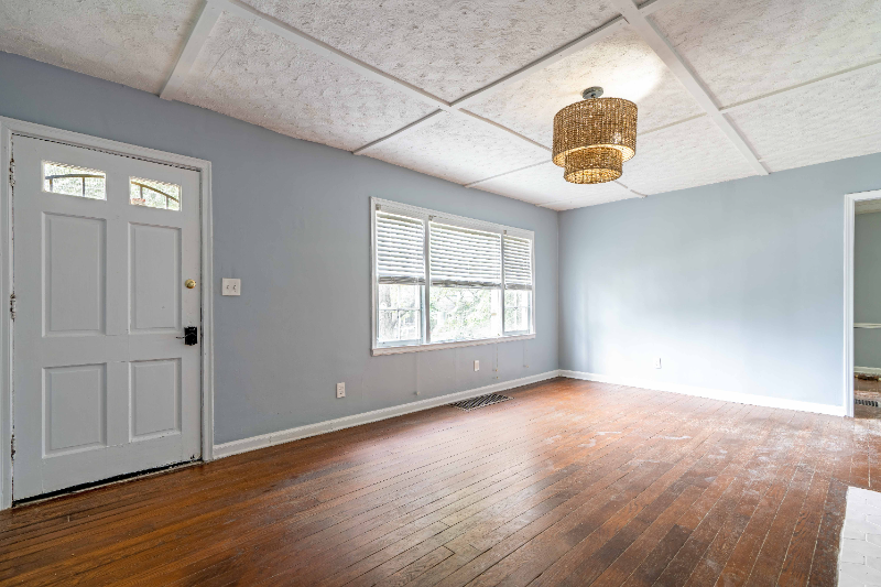 716 Stokeswood Ave Se - Photo 3 of 21