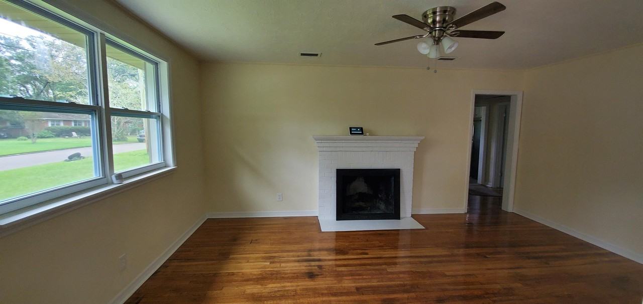 854 Allison St #1 - Photo 3 of 21