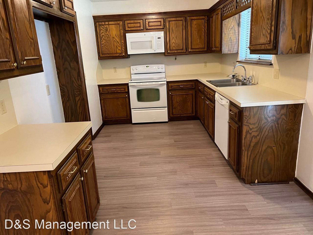 11401 Mackel Dr - Photo 3 of 16