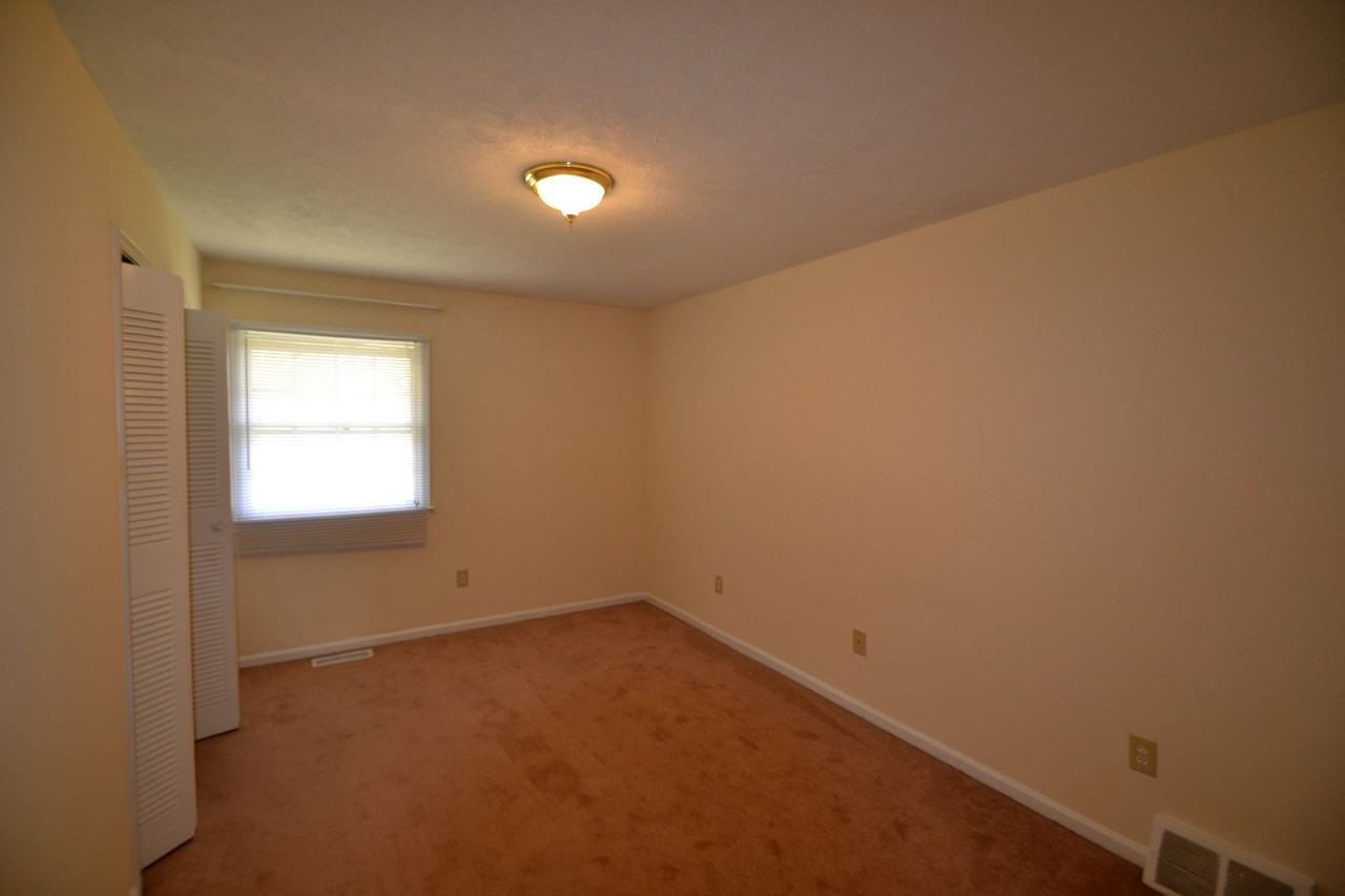 115 Carman Ave. - Photo 3 of 11