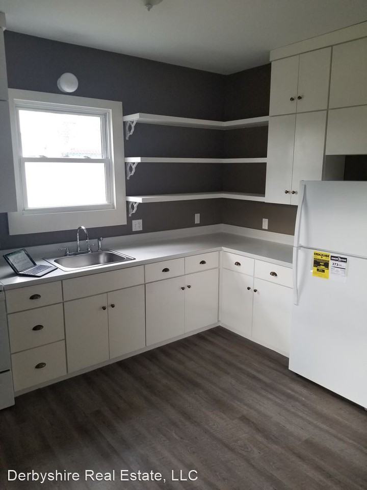 1129 Rivermont Ave - Photo 3 of 10