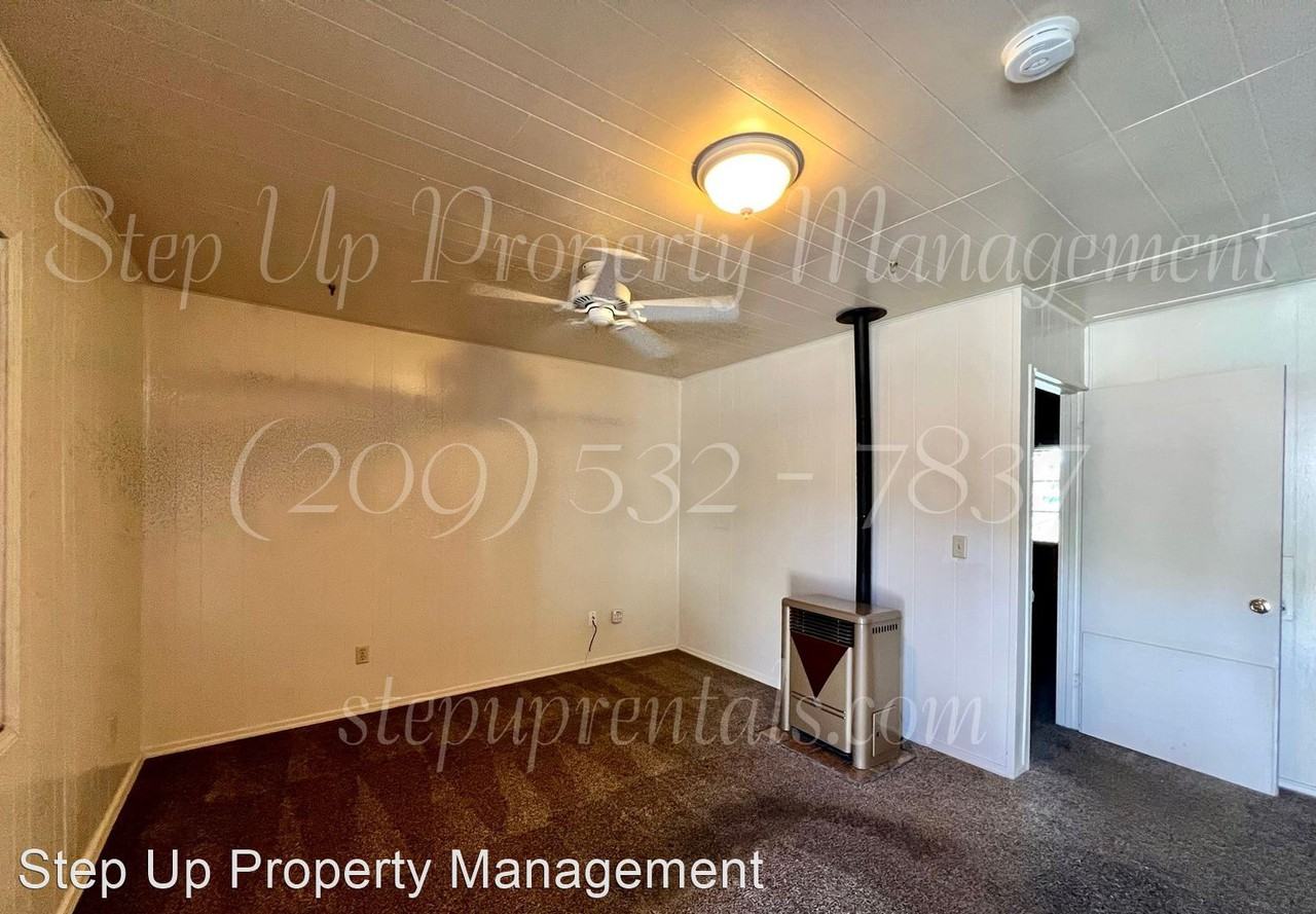 352 Barretta St - Photo 2 of 7
