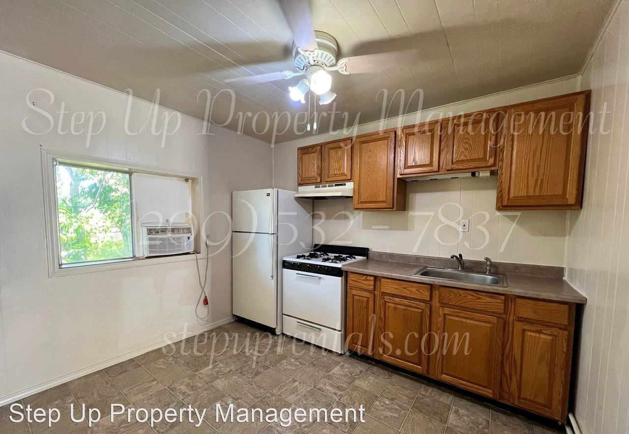 352 Barretta St - Photo 3 of 7
