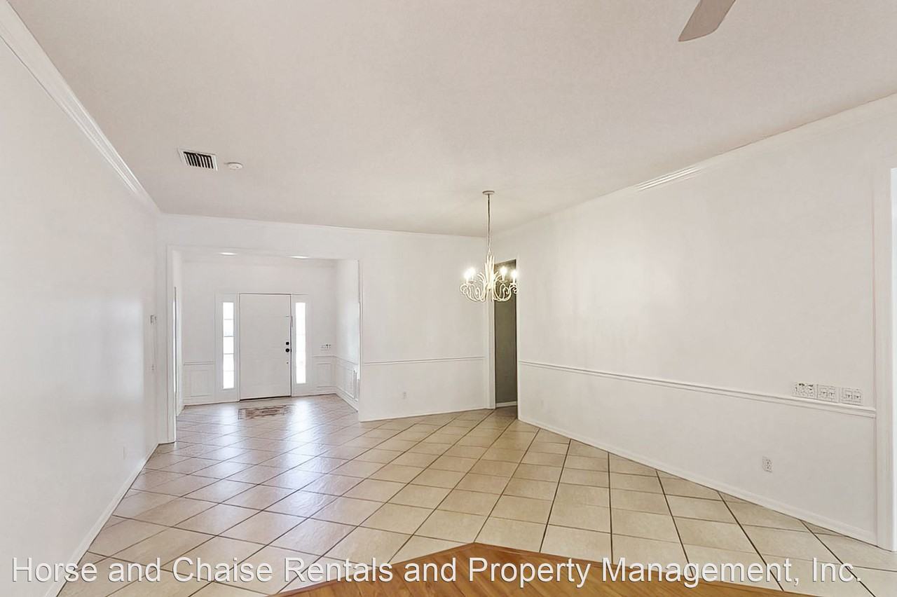 419 Mayfair Dr - Photo 3 of 18