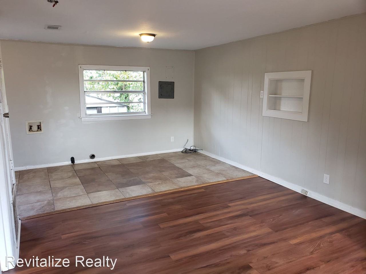 4910 Rainbow Cir - Photo 2 of 9