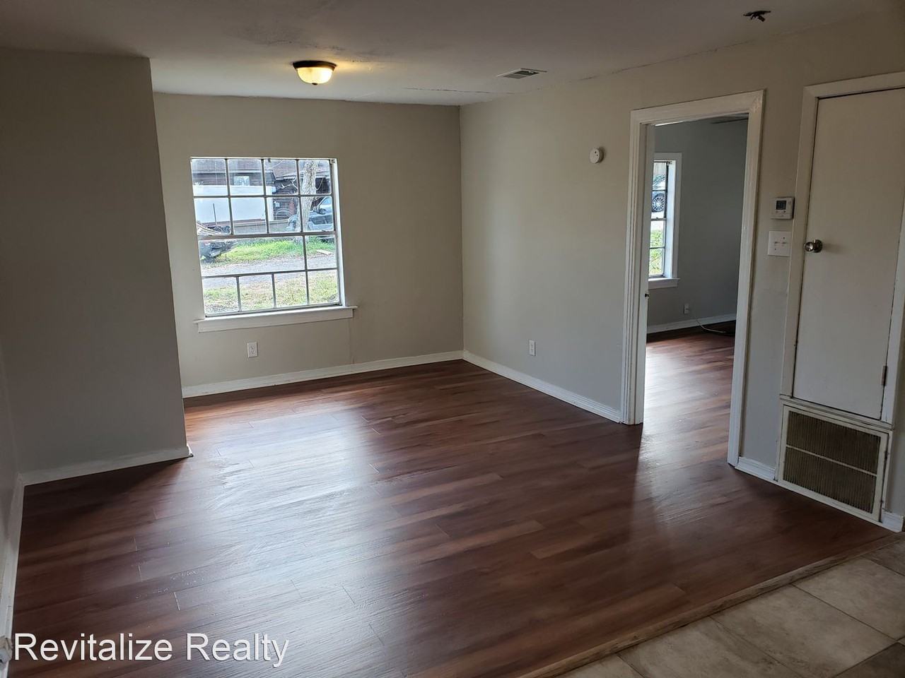 4910 Rainbow Cir - Photo 3 of 9