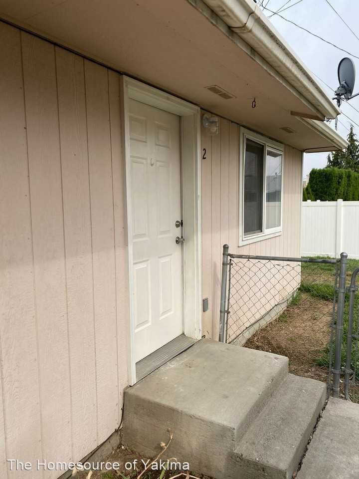 1805 S. 11th Avenue - Photo 2 of 16